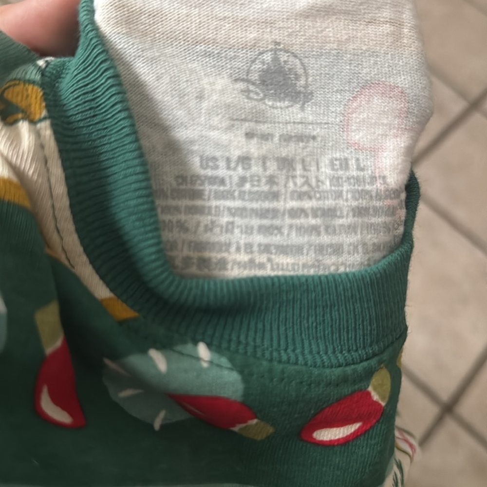 Disney Holiday Spirit Jersey Christmas - Picture 4 of 4